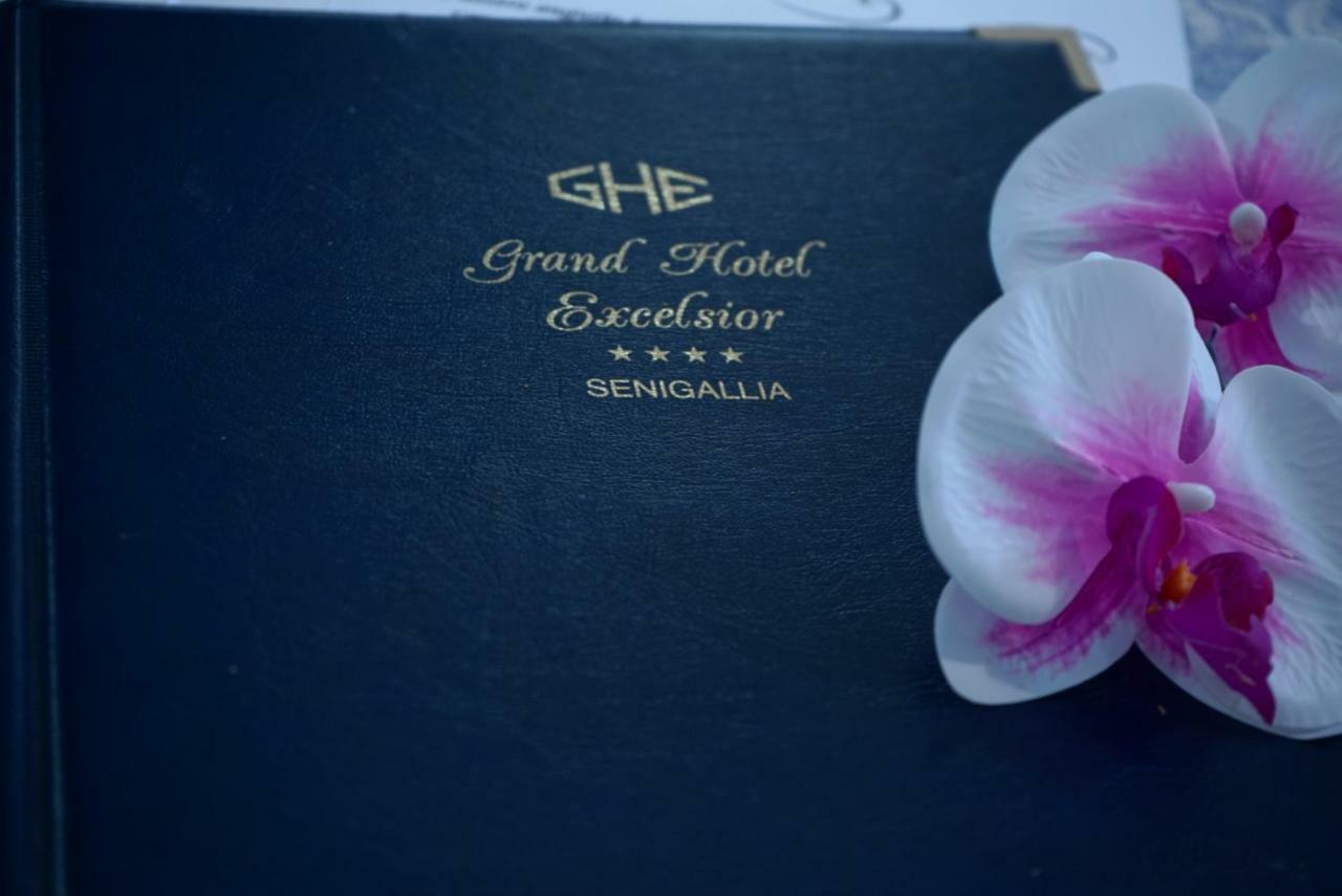 Grand Hotel Excelsior Σενιγκάλια Εξωτερικό φωτογραφία